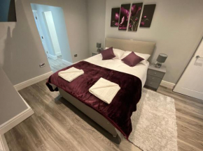 Edward Place Luxury Hot Tub Apartments